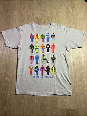 Universal Studios Men’s Medium Light Gray Marvel Superhero Graphic T-Shirt